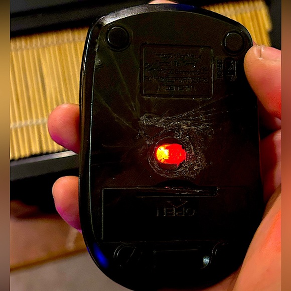 Kensington Bluetooth Keyboard Bundle! Comes with wireless mouse, mousepad! - Picture 10 of 11